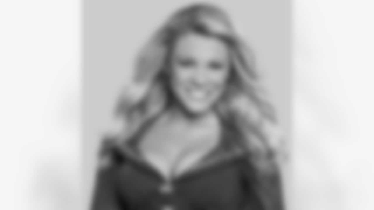 2014 Patriots Cheerleaders - Leigha Marie