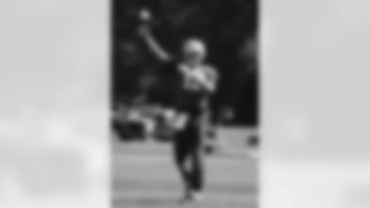 New England Patriots quarterback Tom Brady delivers a pass during NFL football practice, Wednesday, Sept. 23, 2015, in Foxborough, Mass. (AP Photo/Steven Senne)