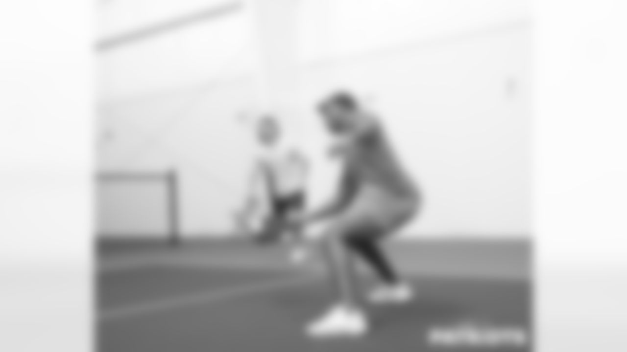 110122_NationalGuardPickleball013-watermarked