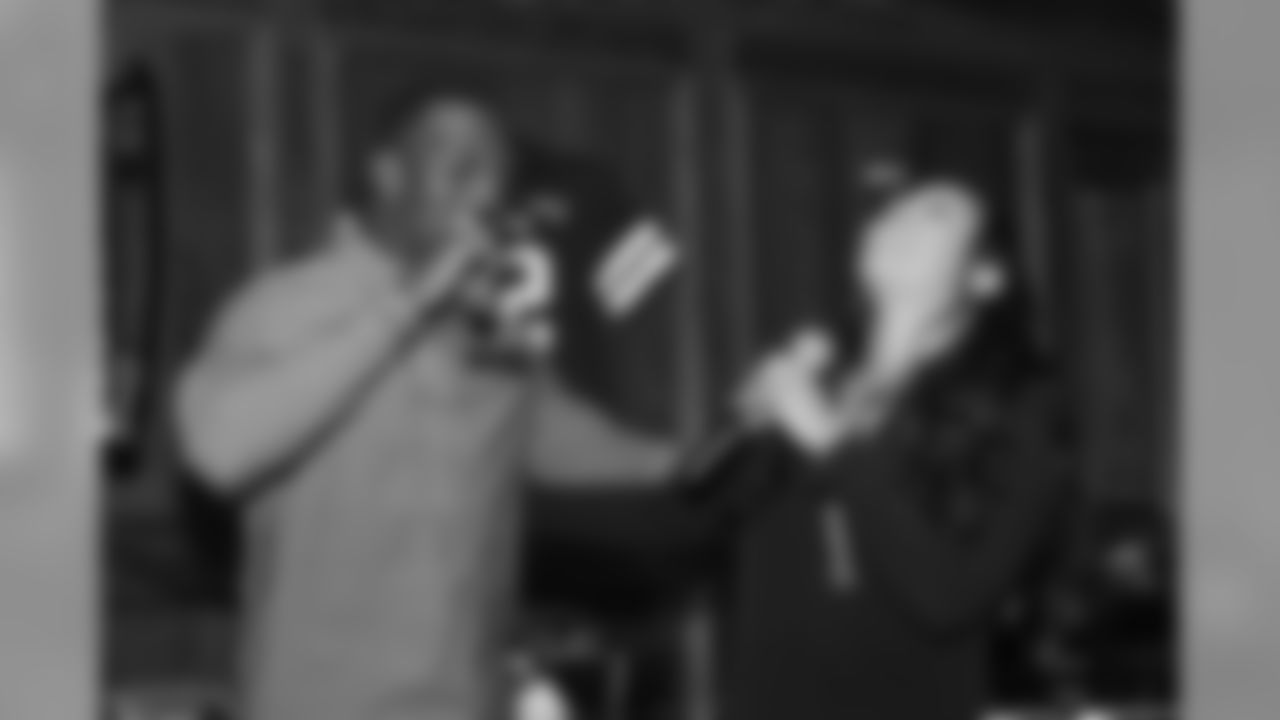 Devin McCourty and his fiancée, Michelle, sing a duet.