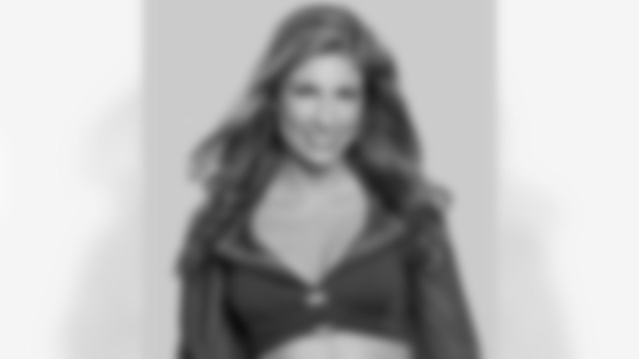 2014 Patriots Cheerleaders - Michelle