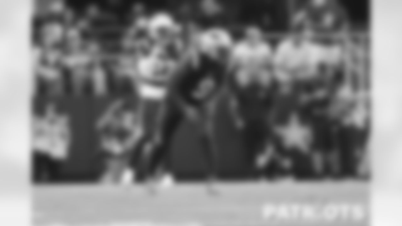 Patriots linebacker Matthew Judon (9).