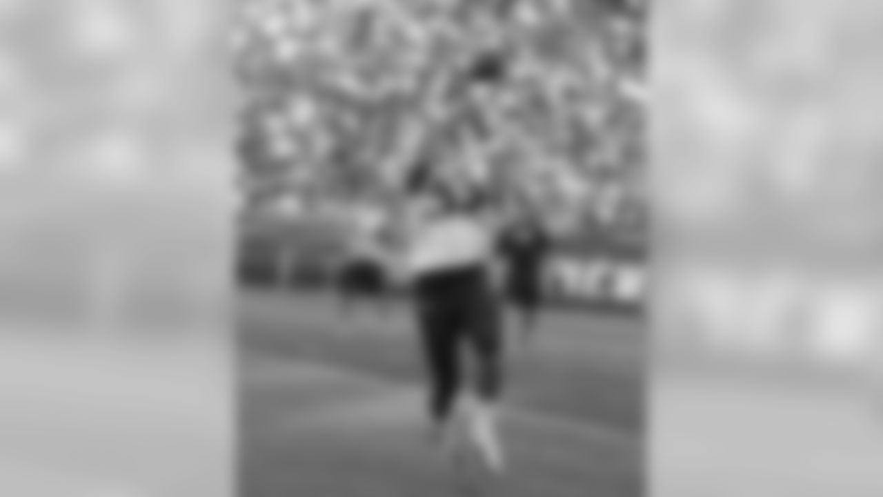 Alex Silvestro hauls in a pass