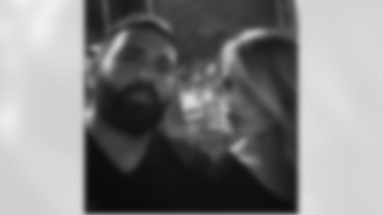 20161115-rob-ninkovich-social-scene.jpg