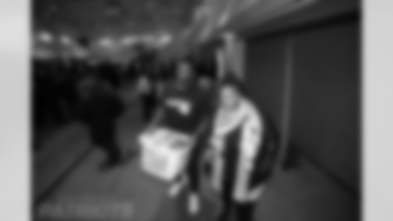 112117turkeybaskets_eja807-watermarked.jpg
