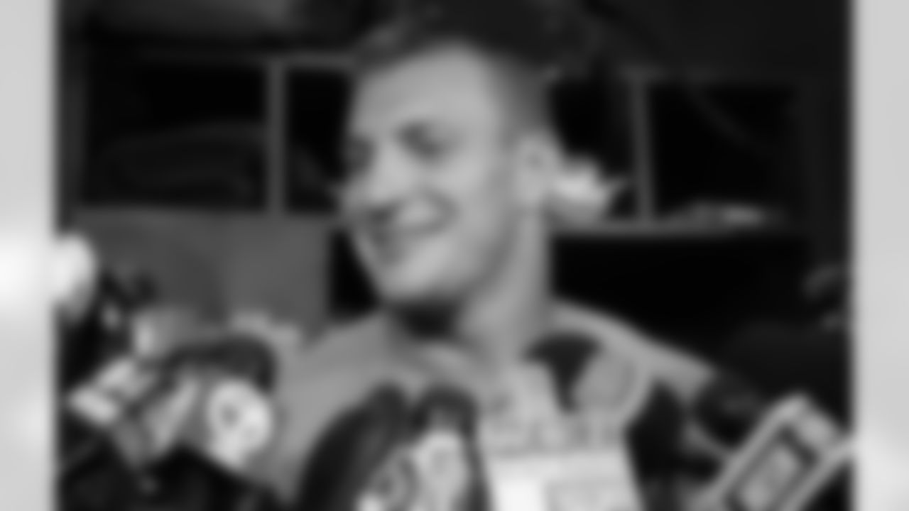 20150924-gronk-locker_8813.jpg