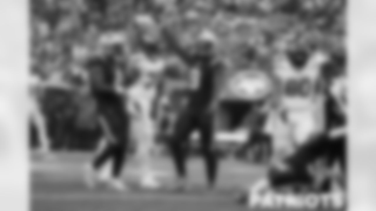 Patriots linebacker Matthew Judon (9).