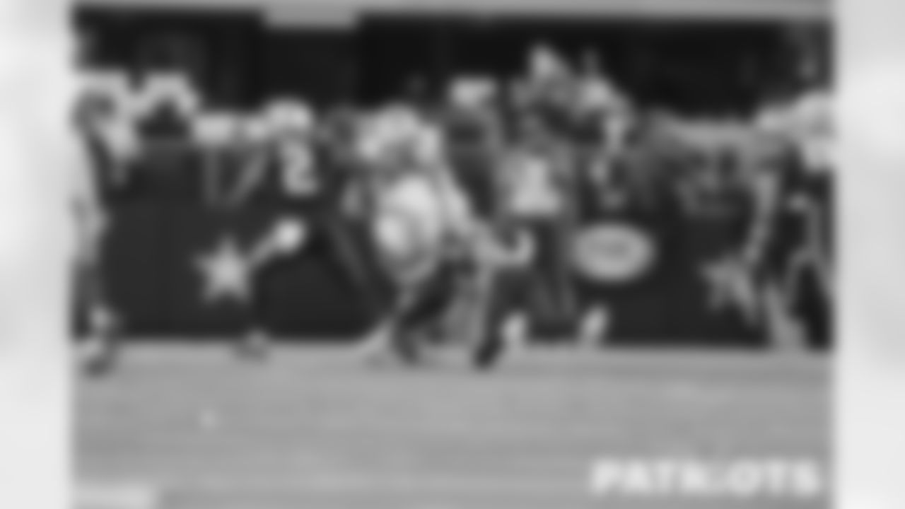 Patriots defensive backs Jalen Mills (2) and Adrian Phillips (21).
