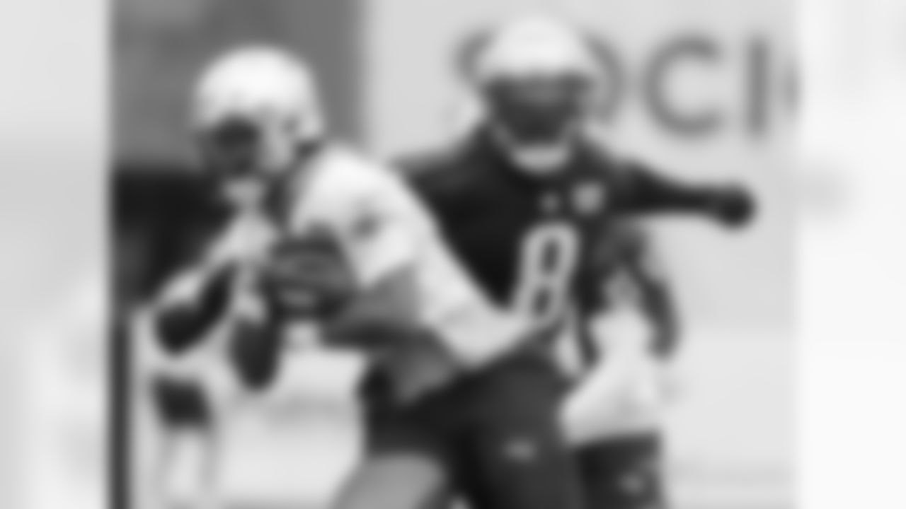 Jakobi Meyers & Ja'Whaun Bentley