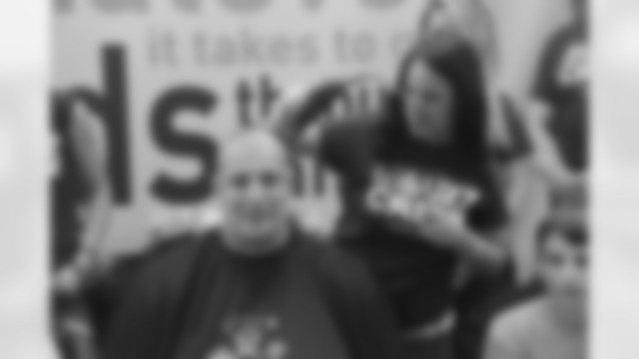 20150607_buzz_off_gronk_7636.jpg