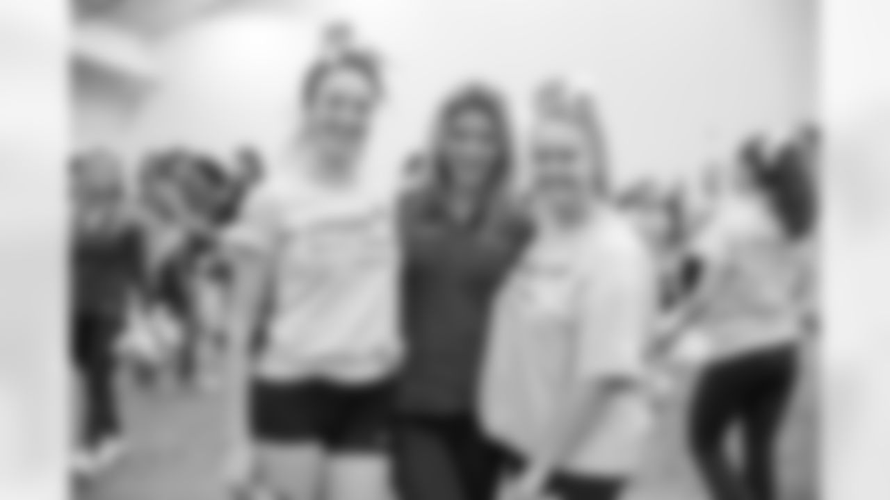 cheer-df_15_bv_cheer-clinic121215-375.jpg
