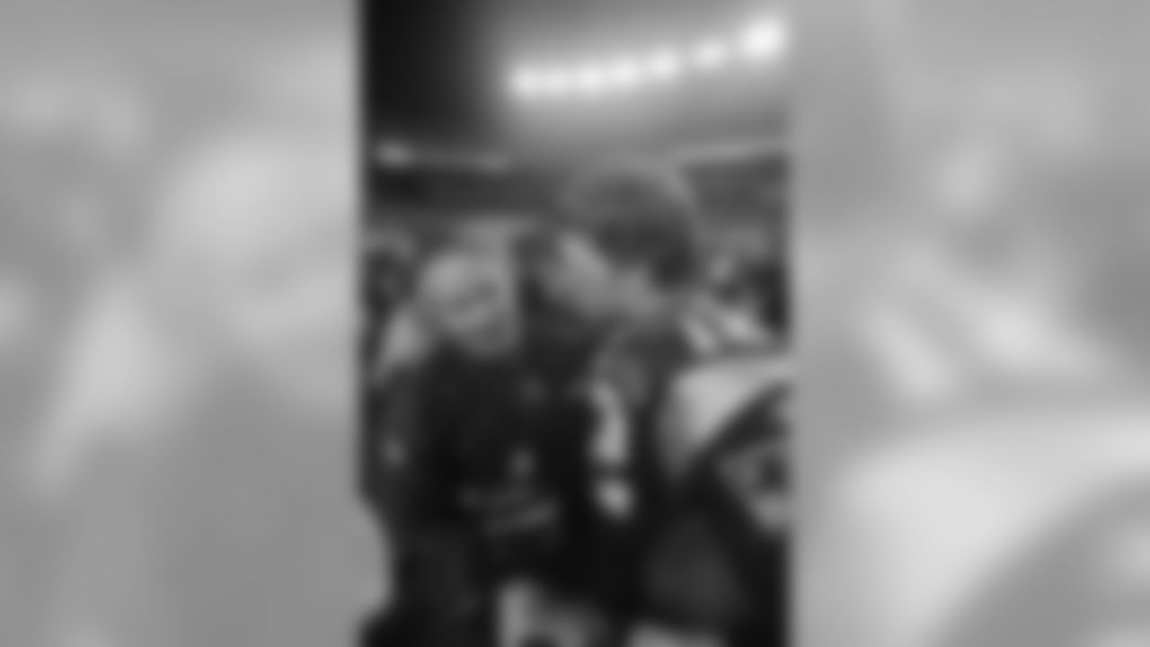 Patriots offensive coordinator Bill O'Brien and quarterback Tom Brady ceebrate together after the Patriots AFC Championship win