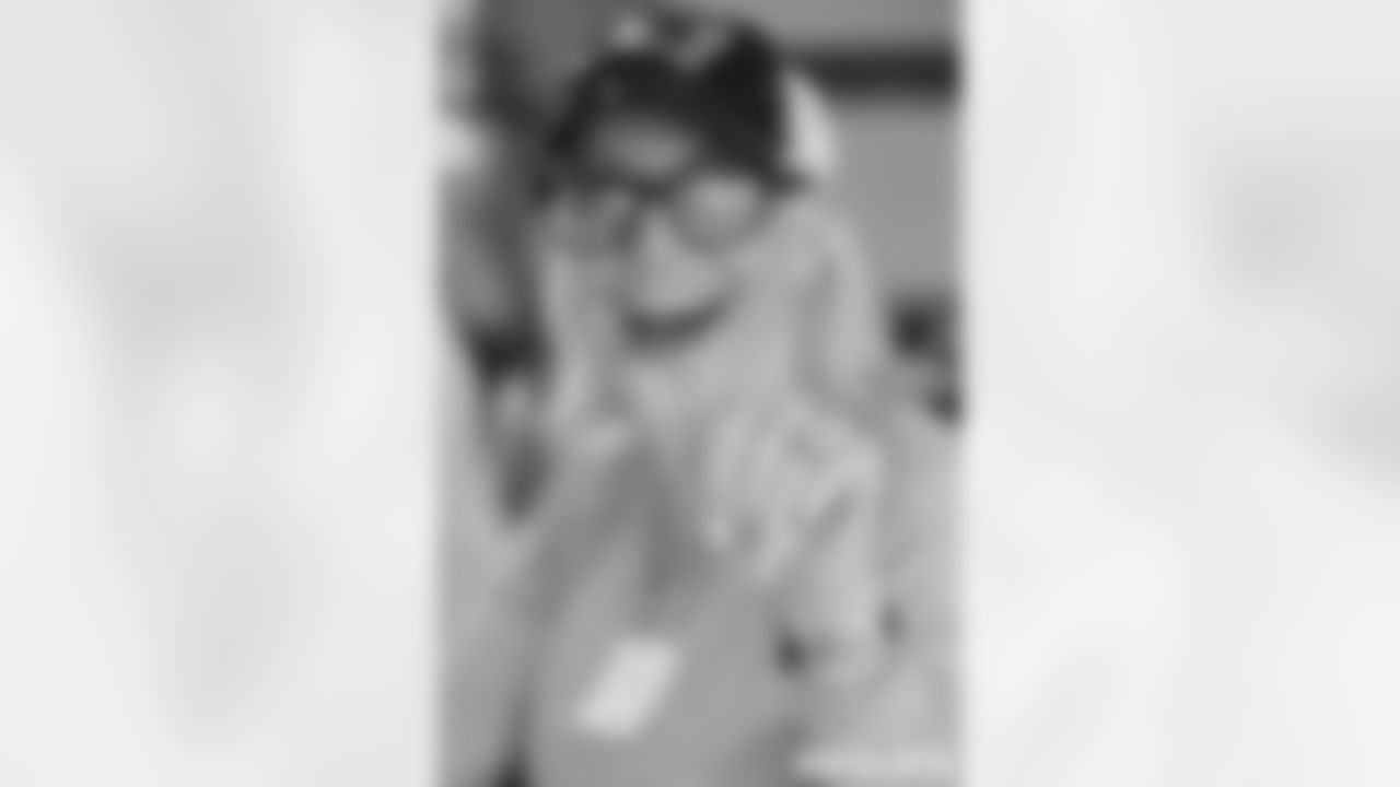 100322-WomensDayPampering_Adler183-watermarked