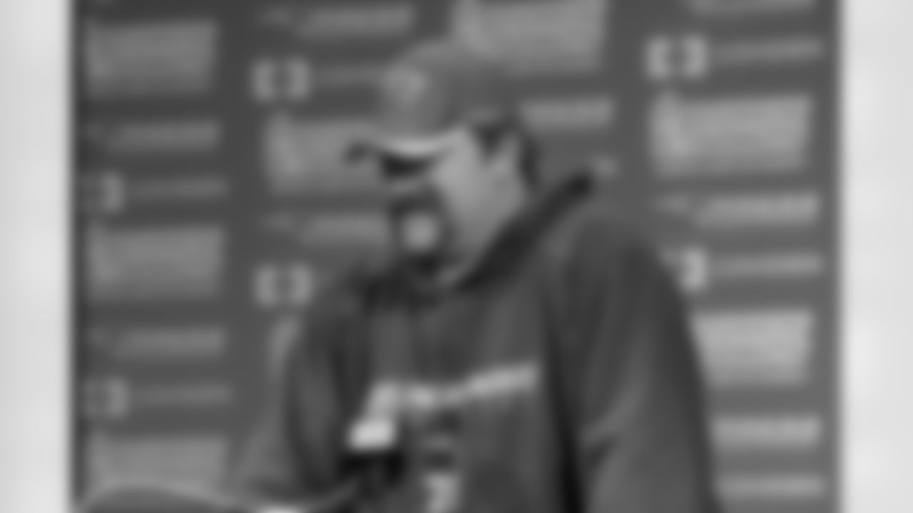 Logan Mankins chats with the media before the Patriots-Ravens match-up