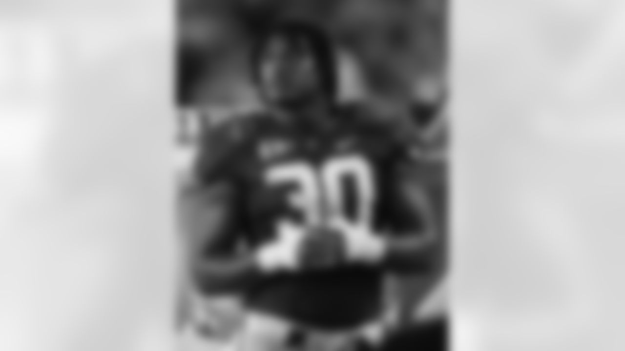 Patriots selected Alabama linebacker Dont'a Hightowner with the 25th overall pick of the 2012 NFL Draft.