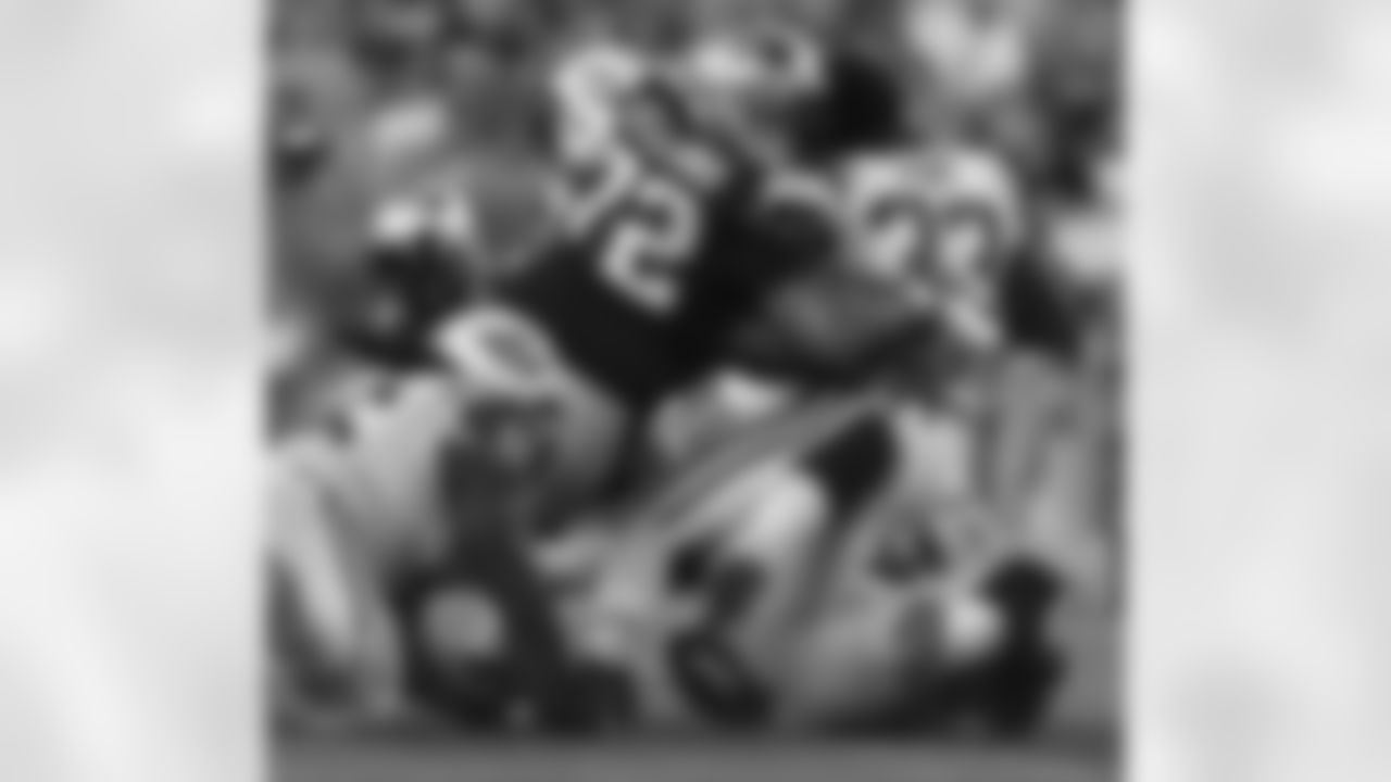 Joe Vellano tackles the Jets.