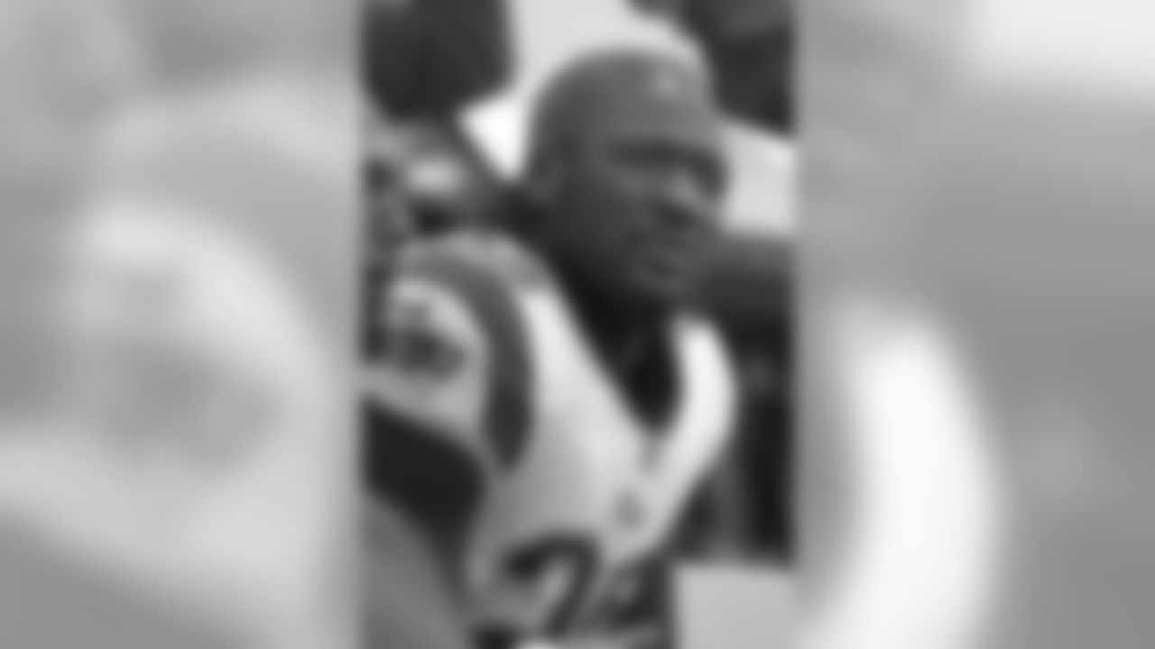 LeGarrette Blount wears a pink skull cap