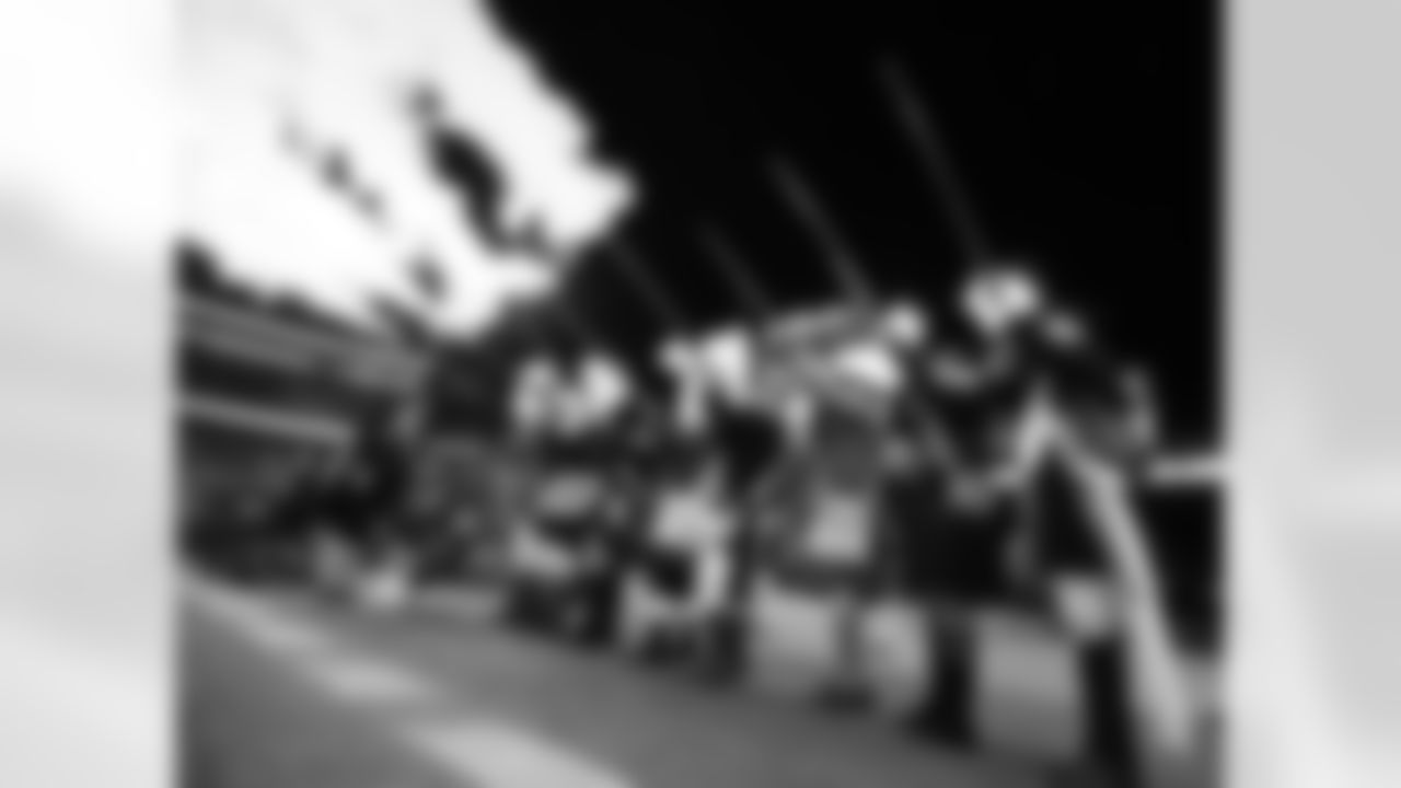 Cameron Fleming – Instagram (@cammyjfresh): Chi-raqtin a fool...