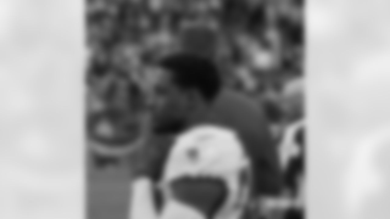 Patriots cornerback J.C. Jackson (27).