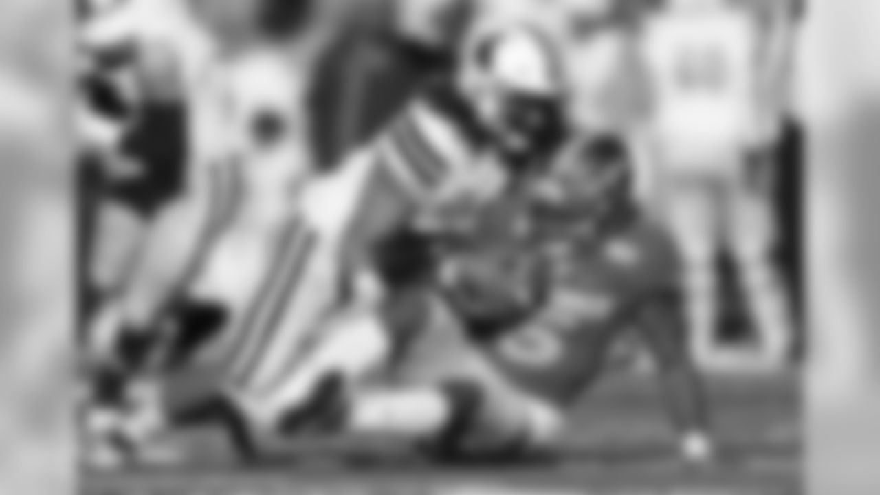 UW's Cassh Maluia Drafted to New England Patriots - SweetwaterNOW