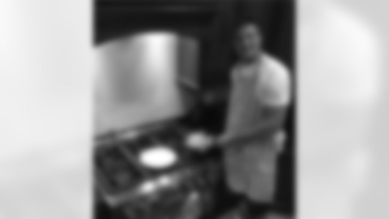 20161115-rob-gronkowski-social-scene.jpg