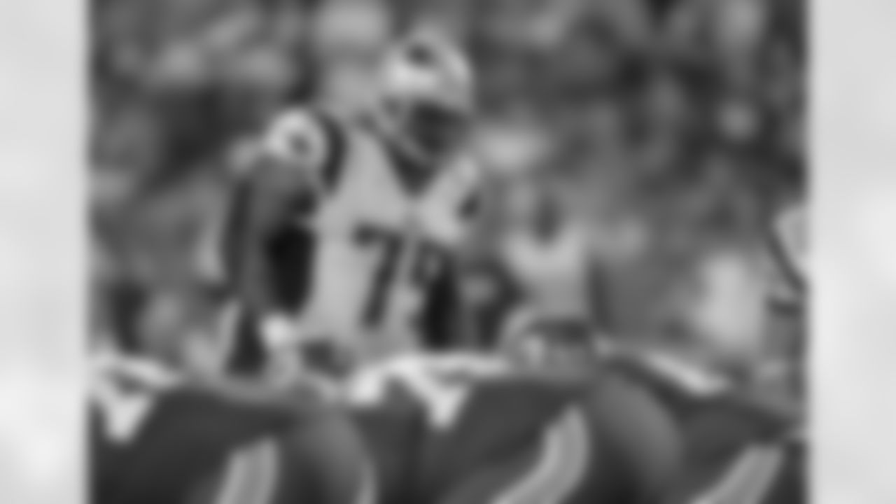 temp2014-chiefs-wilfork.jpg