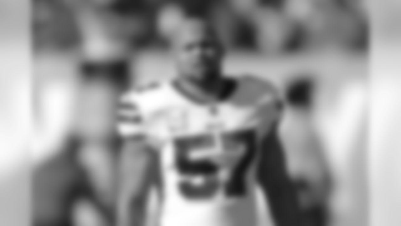 Lorenzo Alexander – The do-it-all veteran linebacker is a key man in the middle of a Buffalo defense that ranks in the top 10 in a variety of categories. Alexander leads Buffalo with 6.5 sacks, to go along with 49 tackles, 11 tackles for a loss, 10 QB hits, an interception, eight passes defensed, a forced fumble and a fumble recovery.