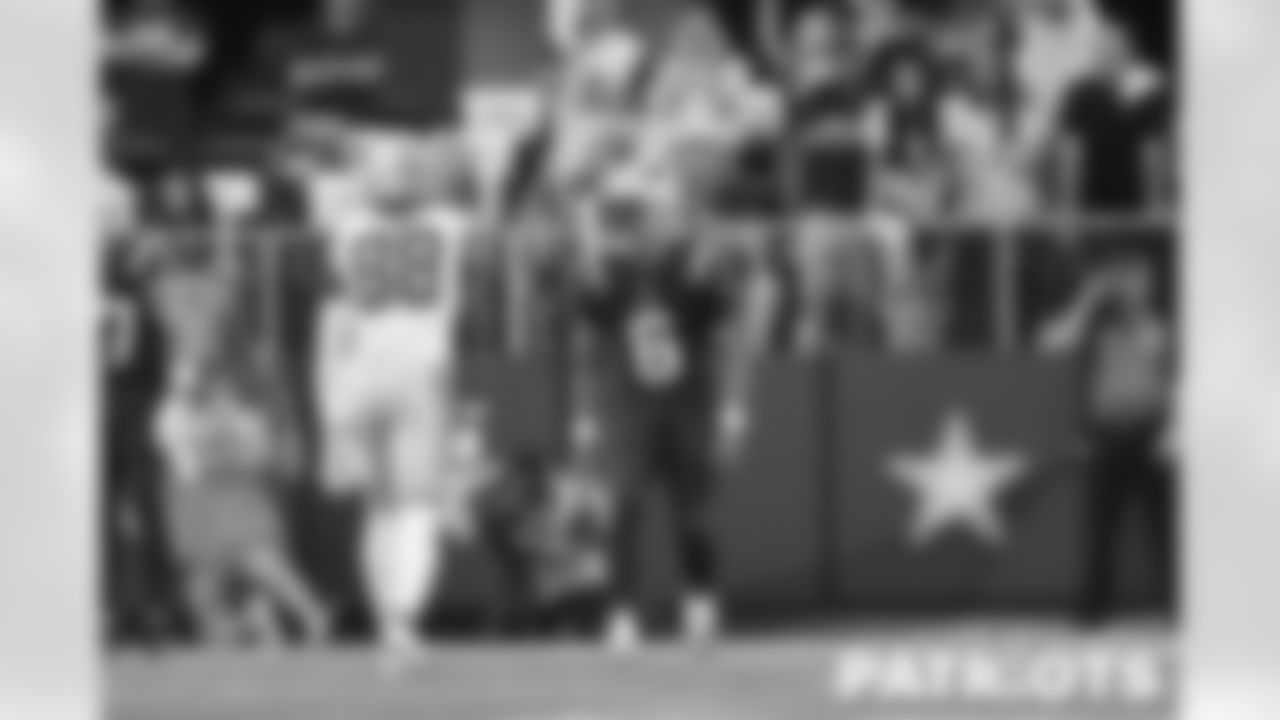 Patriots cornerback Christian Gonzalez (6).
