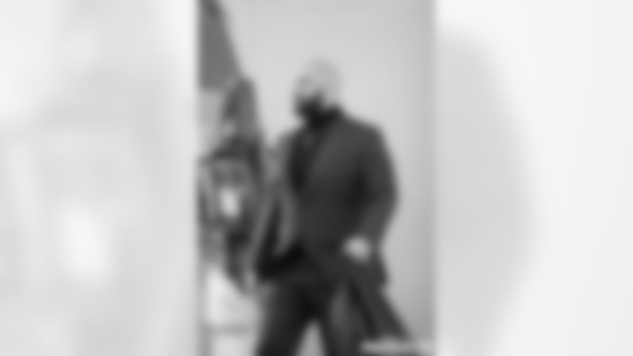 Lawrence Guy Sr.