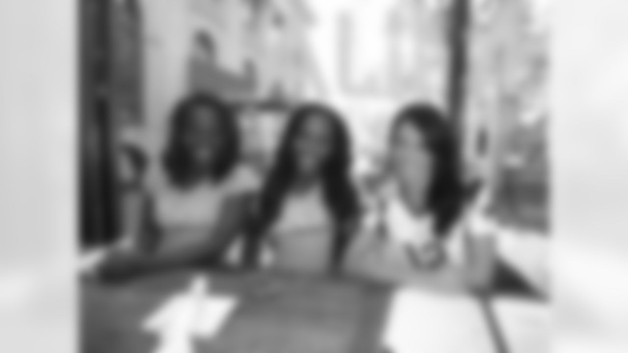 tempP1120275--nfl_mezz_1280_1024.JPG