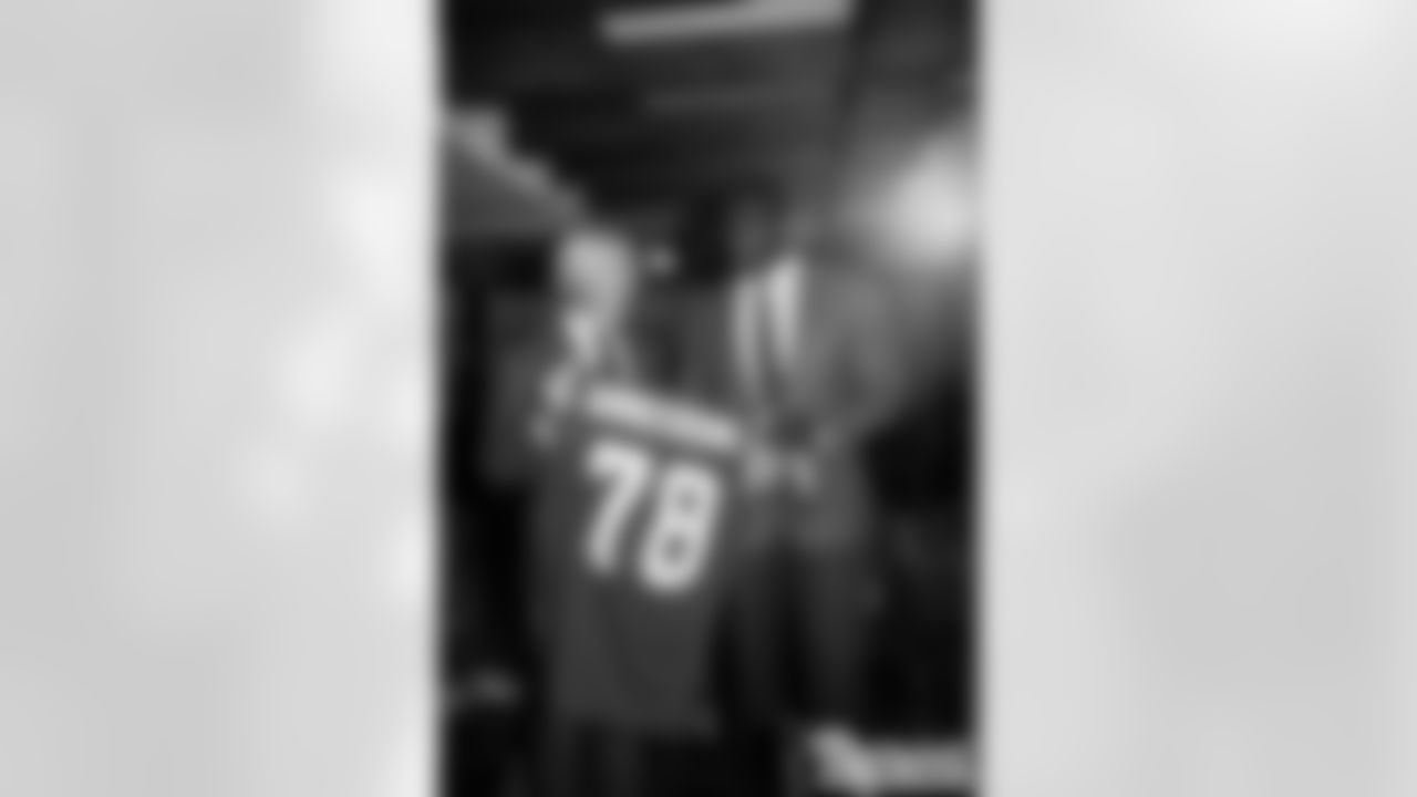 Armstrong_Bruc-Draft_01-watermarked