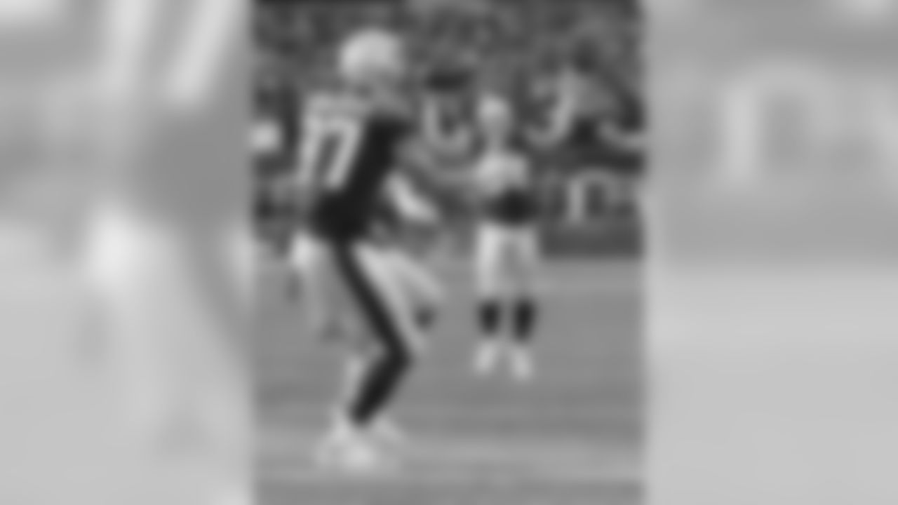 20171126_dolphins_nordstrom535.jpg