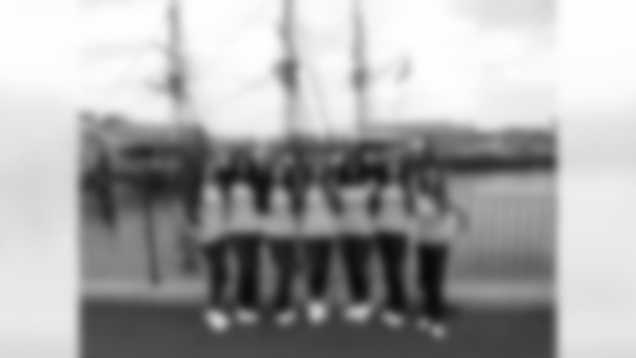 tempP1120261--nfl_mezz_1280_1024.JPG