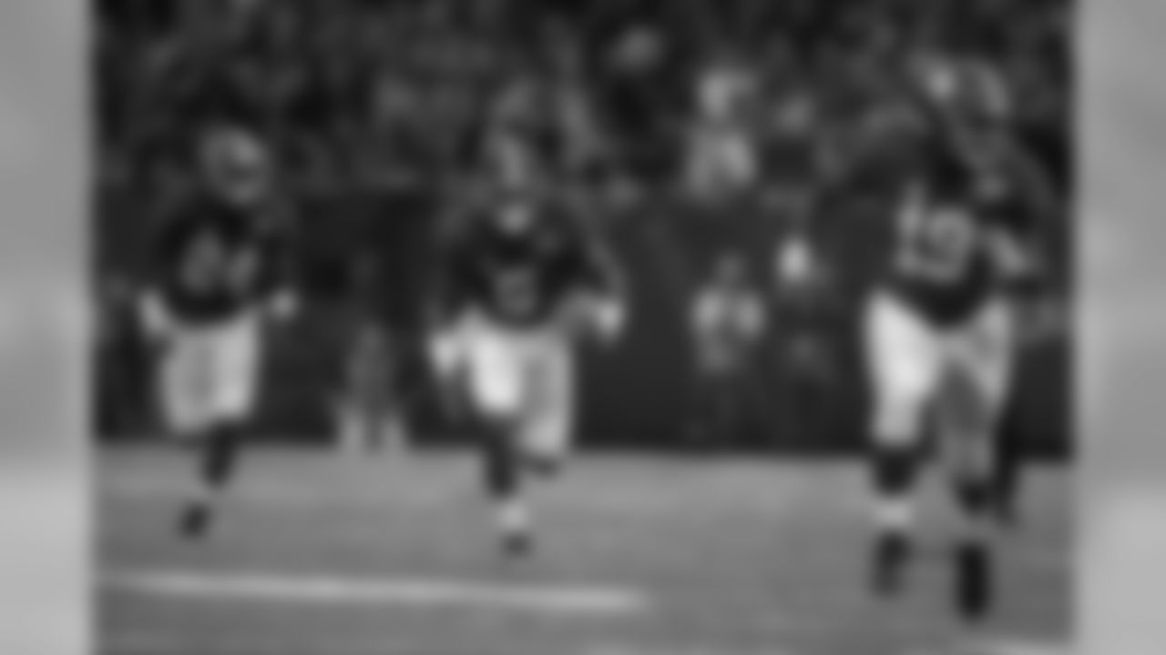 Alabama defensive back Cyrus Jones (5) runs back an interception against Ohio State in the first half of the Sugar Bowl NCAA college football playoff semifinal game, Thursday, Jan. 1, 2015, in New Orleans. (AP Photo/Jamie Martin)