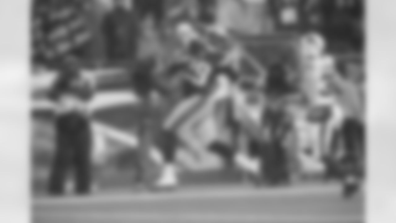 Patriots RB LeGarrette Blount ran 24 times for 189 yards and two scores to power the Patriots to a 34-10 win on Dec. 29, 2013.