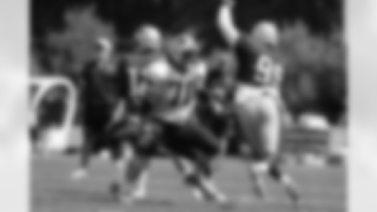 Logan Mankins vs. Chandler Jones
