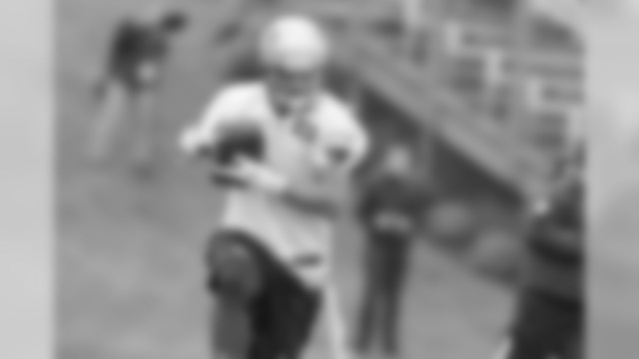 Danny Amendola runs after a catch
