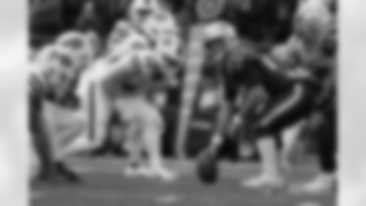 Joe Cardona gets ready to snap the ball on special teams