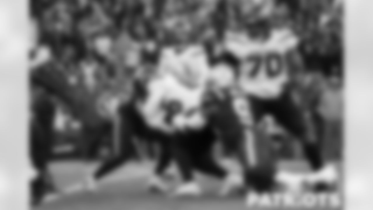 Deatrich Wise making a tackle