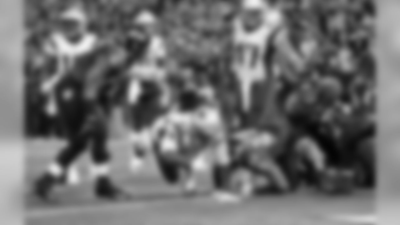 LeGarrette Blount scores a touchdown