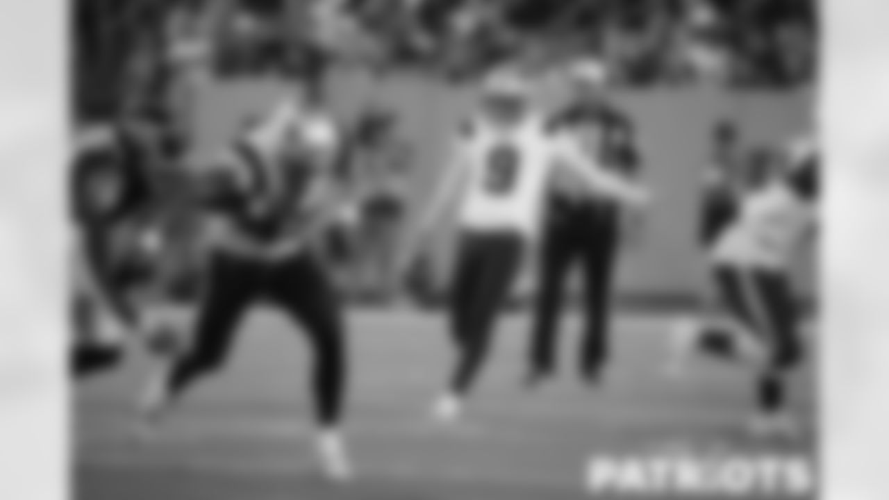Patriots punter Bryce Baringer (9).