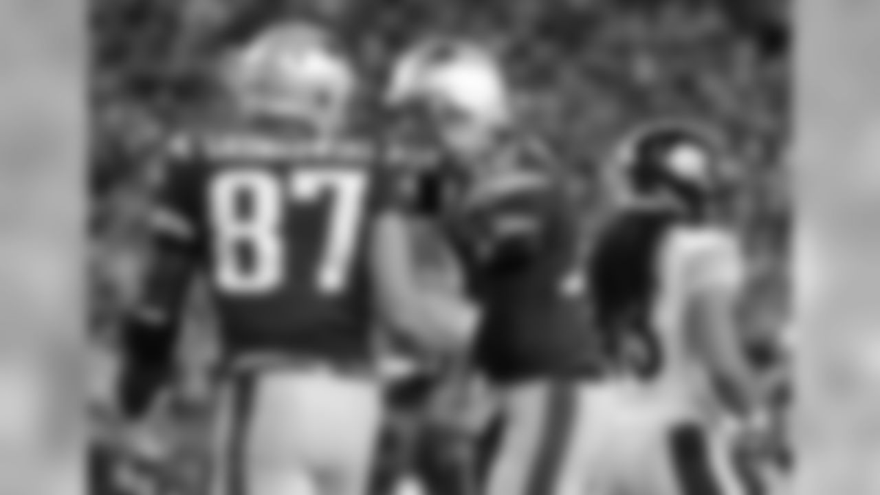 Rob Gronkowski celebrates a TD with Tom Brady