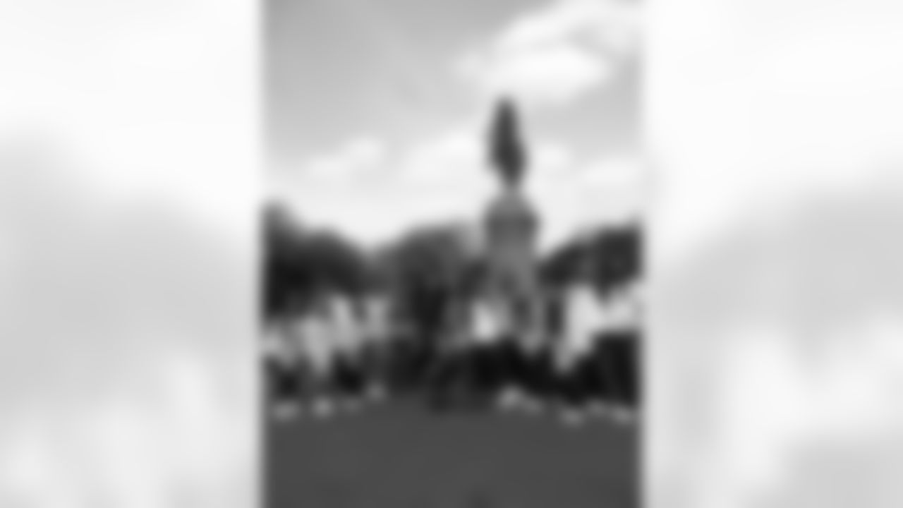 tempP1120297--nfl_mezz_1280_1024.JPG