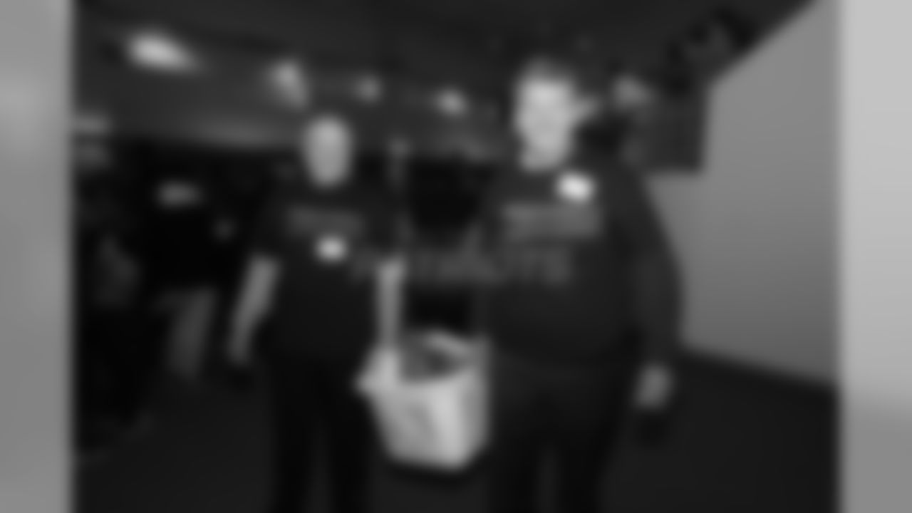112216turkeybaskets_eja125-watermarked.jpg