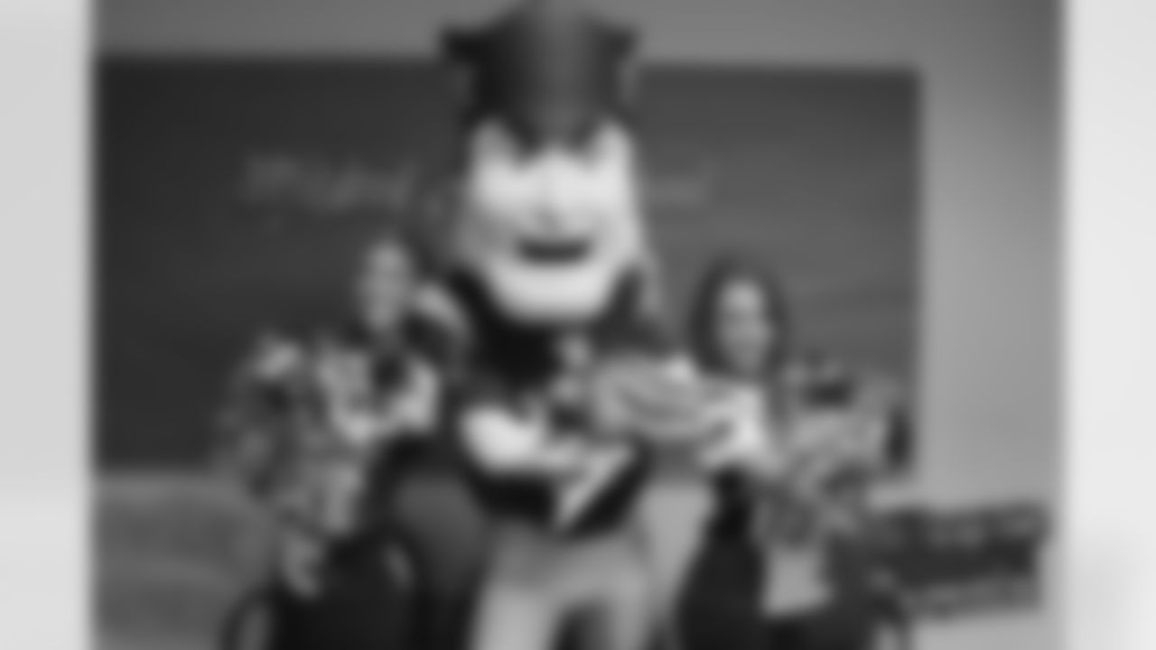 Pat Patriot, Michelle and Alyssa strike a pose