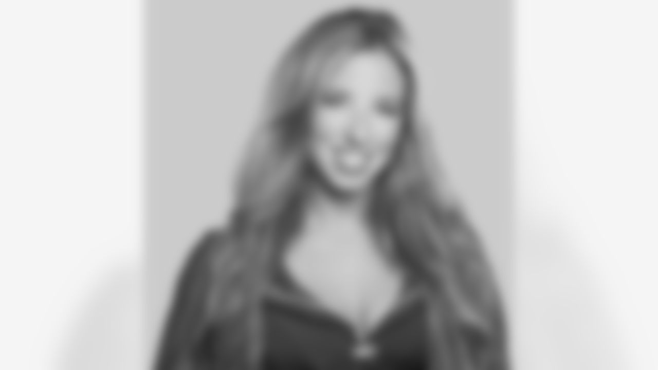 2014 Patriots Cheerleaders - LisaMarie