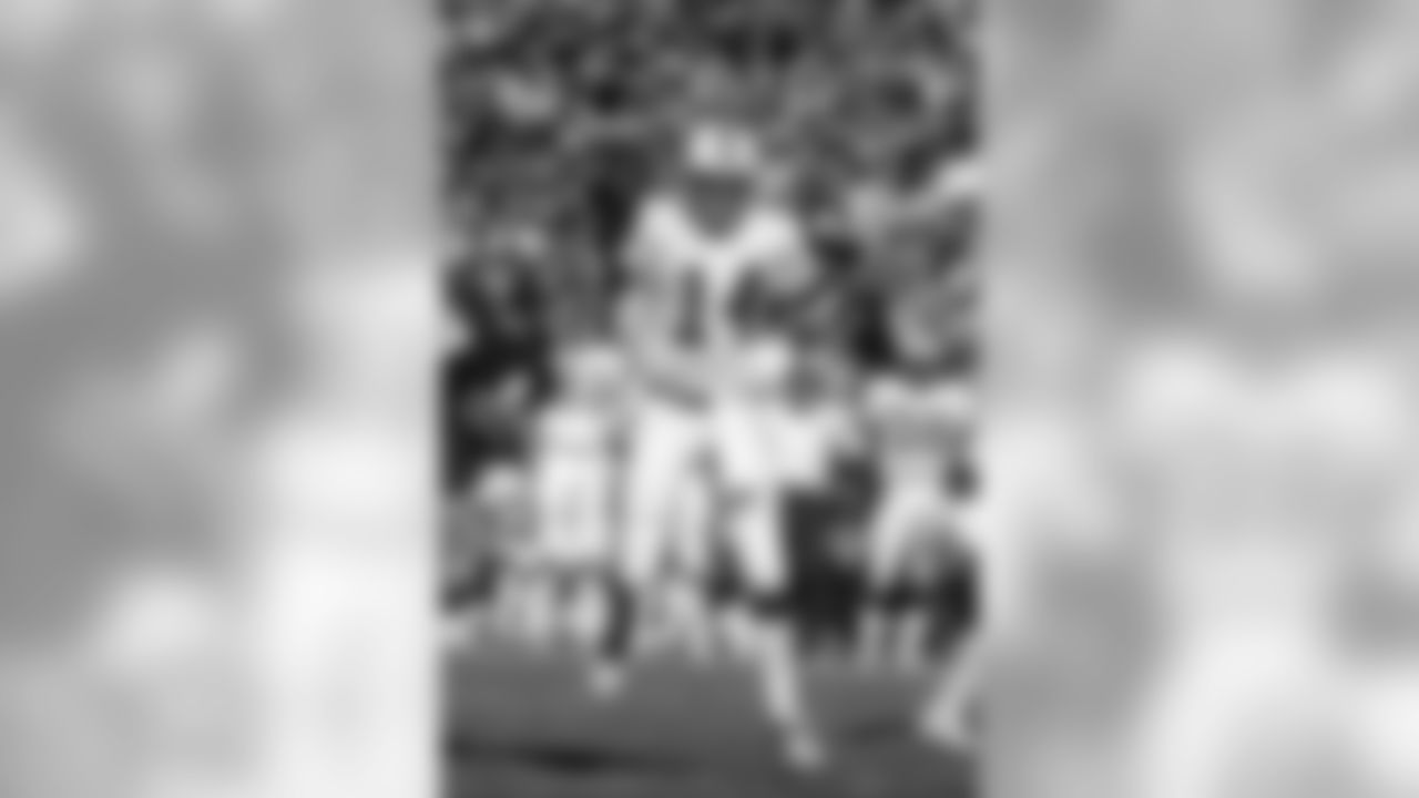 Dec. 4, 1977. Patriots 16, Falcons 10.For the second time in as many meetings, the Patriots mounted a fourth-quarter comeback to top the Falcons at Atlanta-Fulton County Stadium. Steve Grogan's 33-yard TD pass to Stanley Morgan proved to be the difference and accounted for the Pats' only touchdown. John Smith aided the win with three field goals.