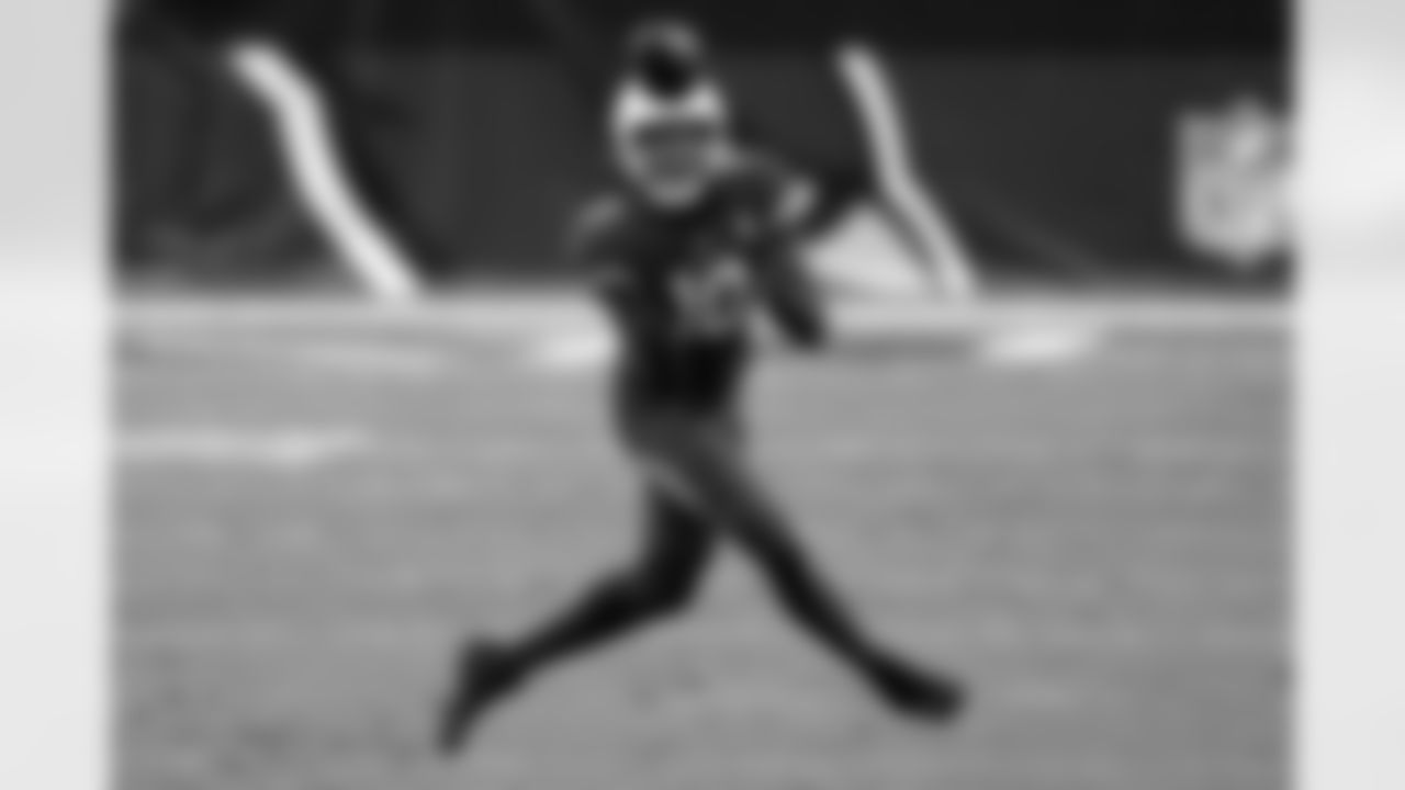 DeAndre Hopkins, WR: Hopkins has helped take the Cardinals offense to another level, with 72 catches and 912 yards, including the dramatic "Hail Murray" catch that got Arizona an improbable last-second win against the Bills. Stephon Gilmore will need his best game to shut down Hopkins, who can catch any ball thrown in his direction.