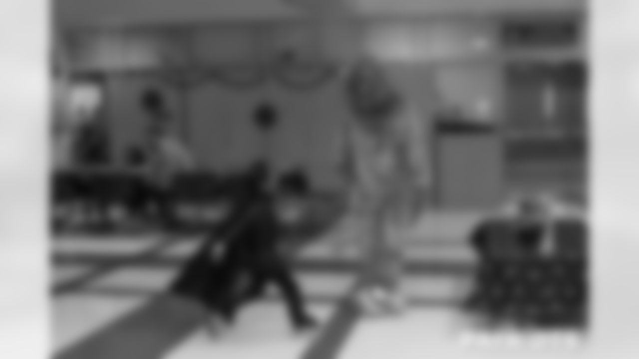 103123-ShrinersChildrensHopsitalHalloweenVisit_Mooney011-watermarked