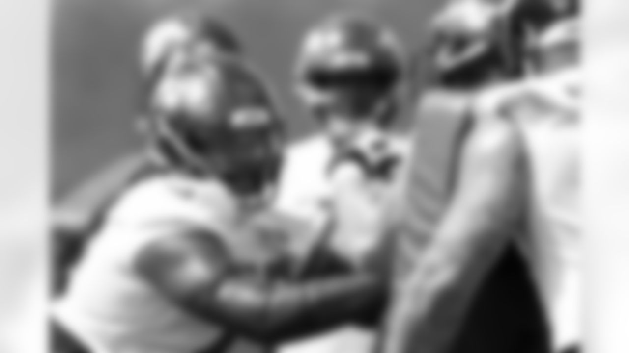 Morgan Moses, OT: With Mekhi Becton expect to be out four-to-six weeks with a knee injury, the Jets won't have their best player and that should thrust backup Morgan Moses into the starting left tackle spot. Last week, the Dolphins had similar issues at the same position and the Patriots were barely able to take advantage of it. They can't make that mistake twice and Moses should see plenty of the Pats' edge players.